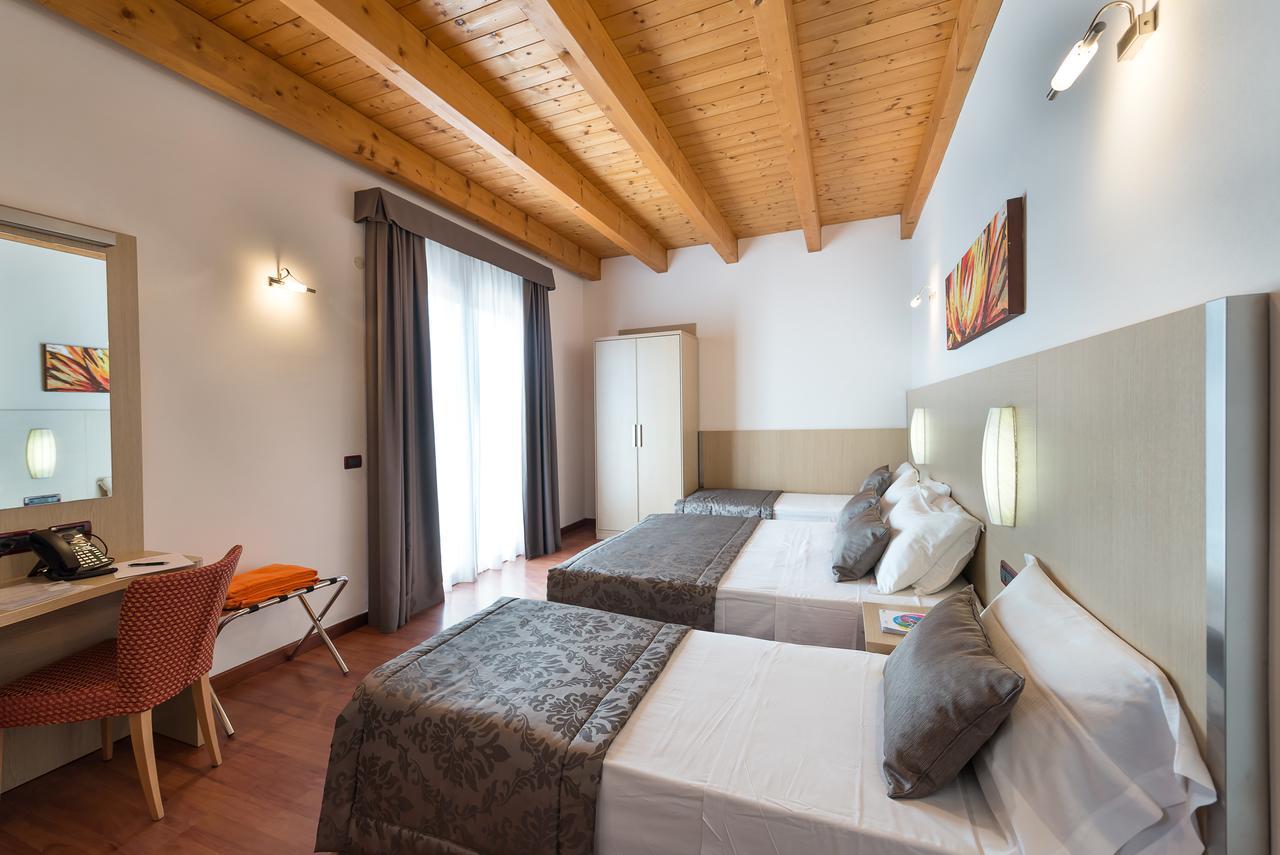 ביביונה Hotel Villa Angelina מראה חיצוני תמונה